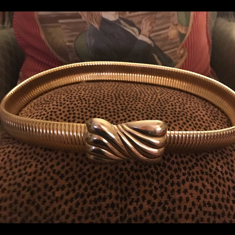 80s gold slinky stretch belt. Hook closure Carrie Bradshaw vibes.